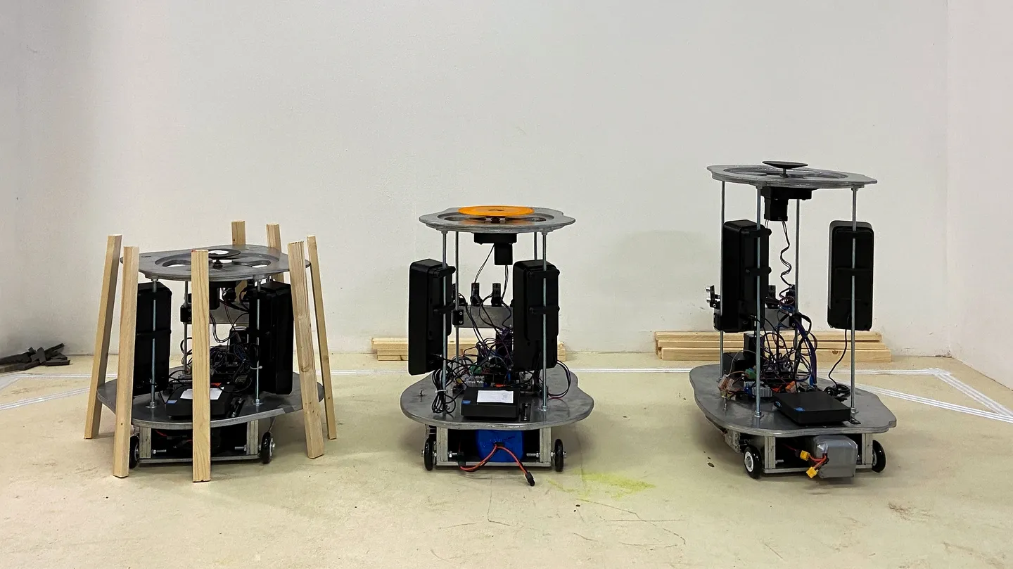 Oscillatory Motion by Beatrijs Albers & Reggy Timmermans