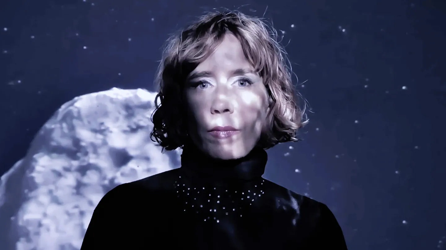 INTRO by Nina E. Schönefeld