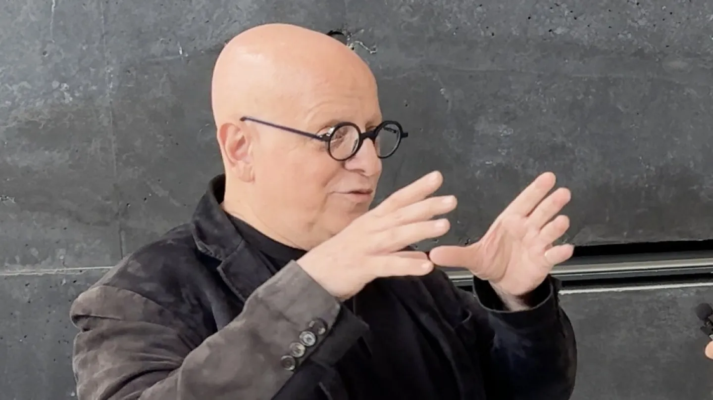 Love, Tears & Robots. Seoulmates Diaries by CIFRA TV