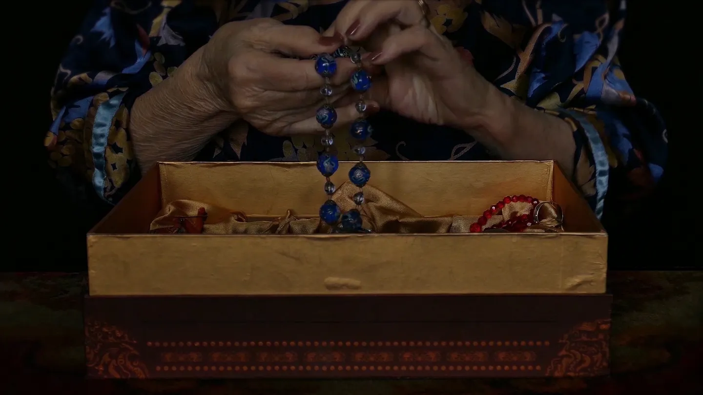 A memory box by Alexandra Mitlyanskaya