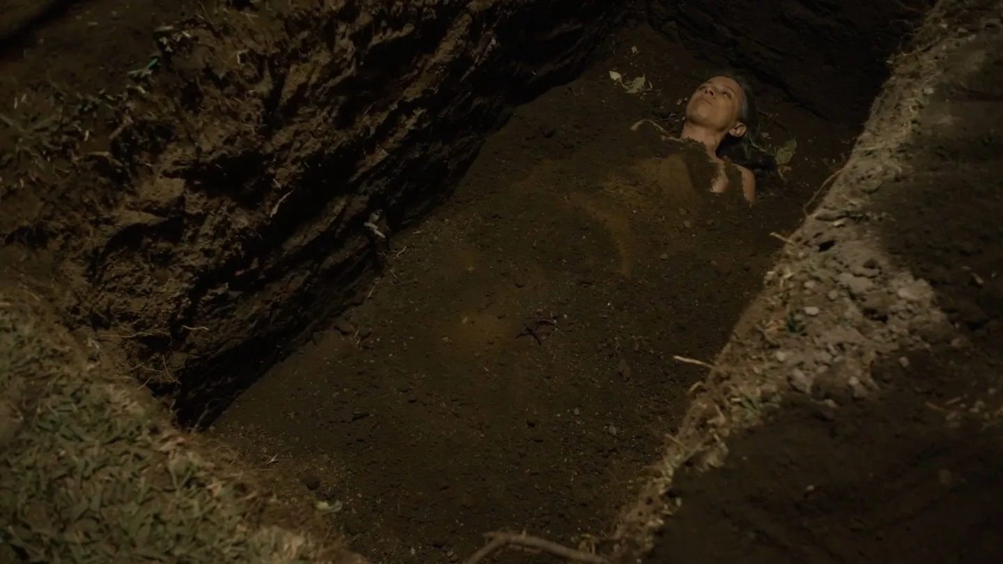 Un Metro bajo Tierra by Regina José Galindo