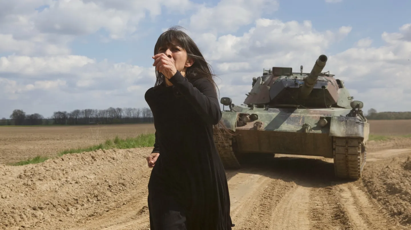 La Sombra by Regina José Galindo