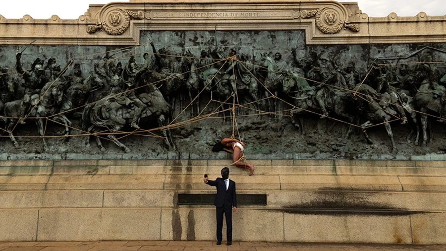 ETROM UO AICNÊDNEPEDNI by guilherme peters