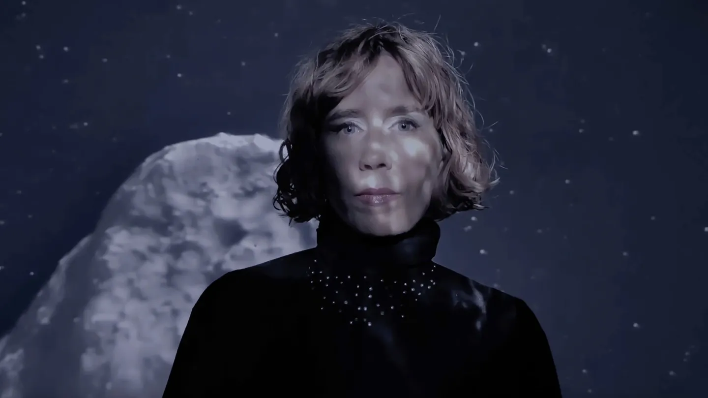 INTRO by Nina E. Schönefeld