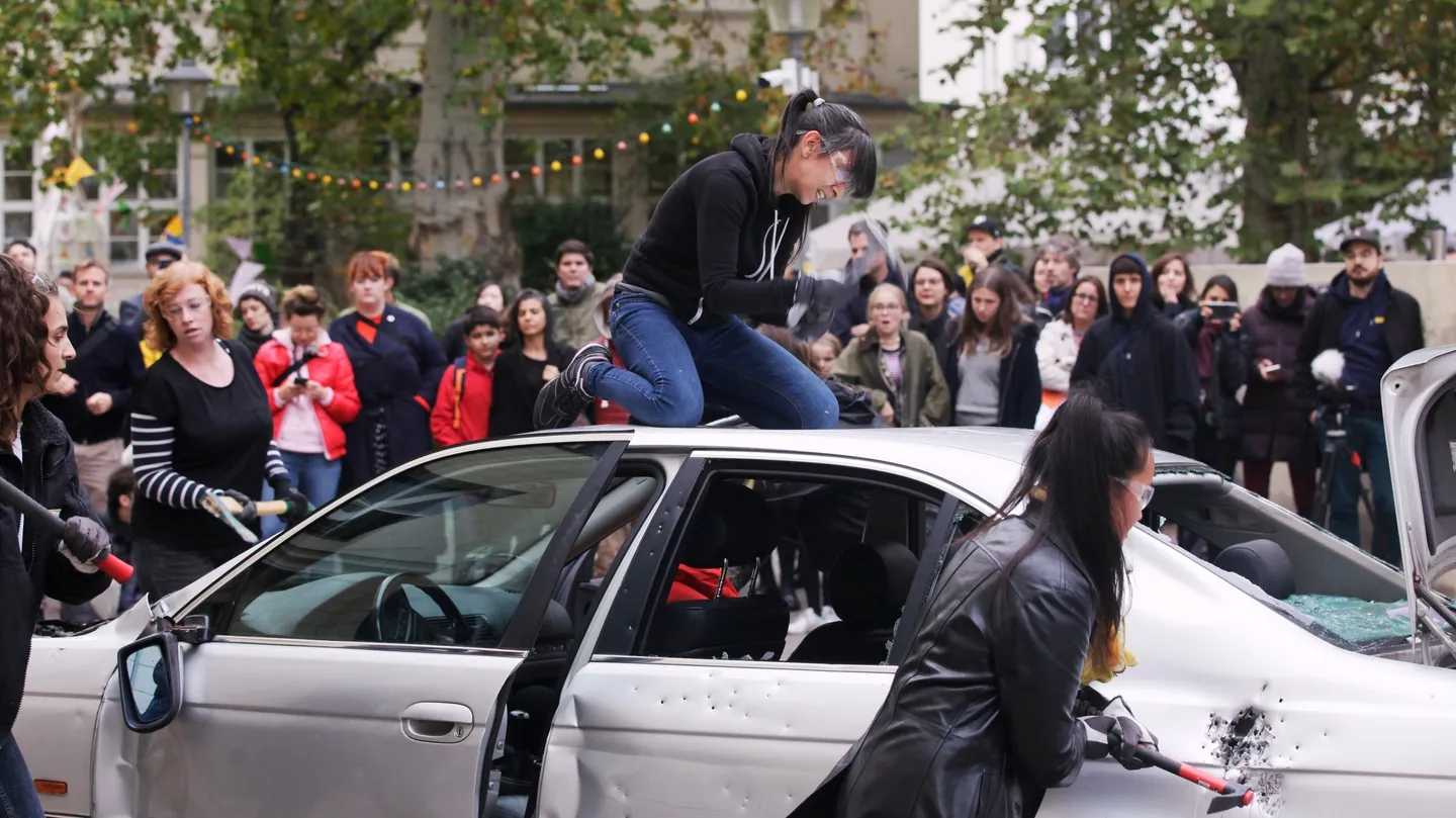 No Aceptamos sus Disculpas by Regina José Galindo