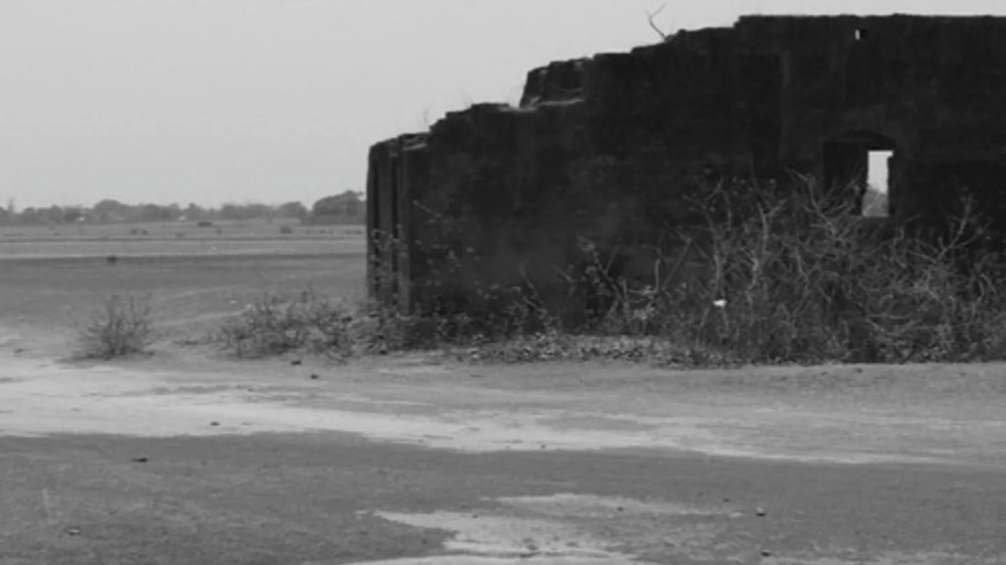 Decomposing Landscape by Budhaditya Chattopadhyay