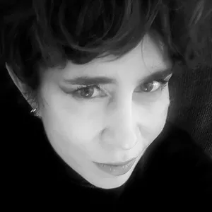 Nina E. Schönefeld